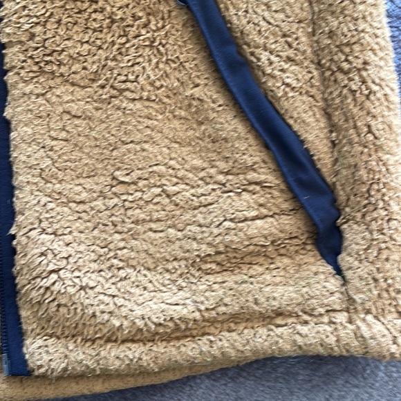 North Face brown fleece “Teddy Bear” jacket. - Picture 5 of 7